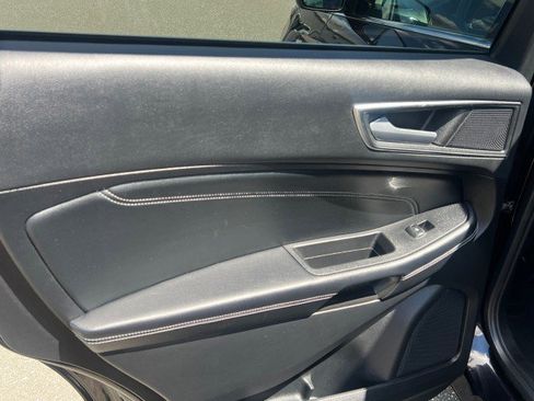 Used 2022 Ford Edge Titanium AWD/4WD image 24
