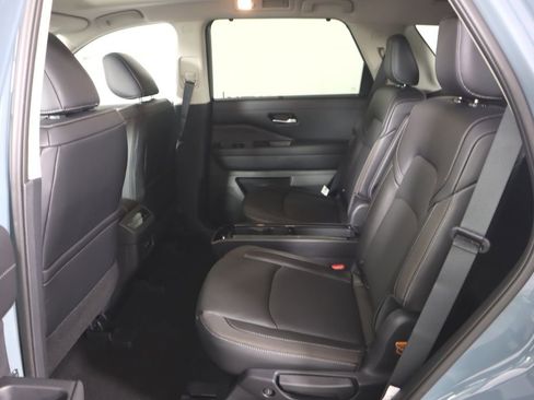 New 2026 Nissan Pathfinder SL image 28