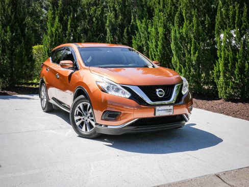 Used 2015 Nissan Murano S w/ Navigation Package AWD/4WD image 2