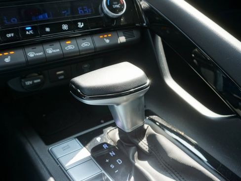 Used 2024 Hyundai Elantra SEL w/ Convenience Package image 17