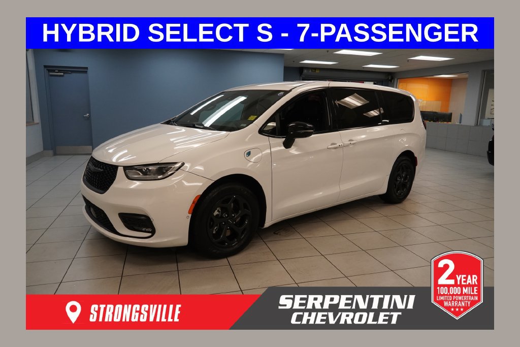 Used 2024 Chrysler Pacifica Limited FWD image 1