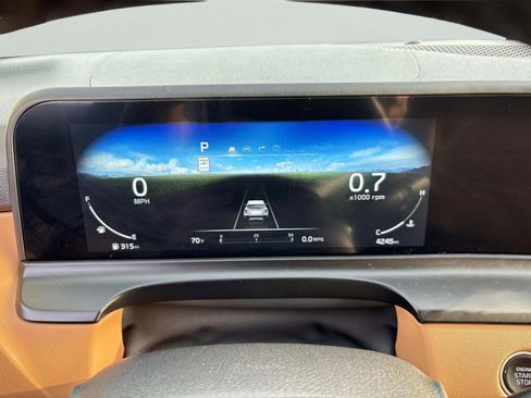 Used 2024 Kia Seltos SX w/ SX Sunroof Package image 35