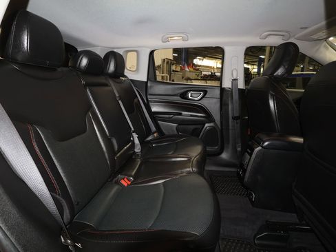 Used 2022 Jeep Compass Trailhawk w/ Trailhawk Elite Group image 27