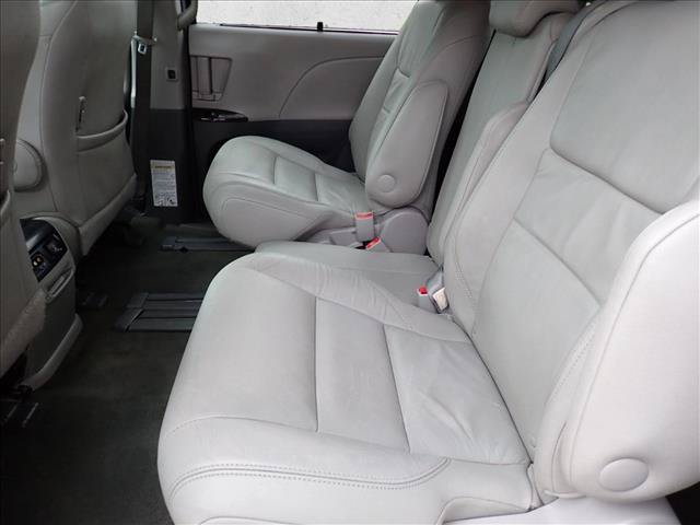 Used 2017 Toyota Sienna XLE Premium w/ Protection Package FWD image 10