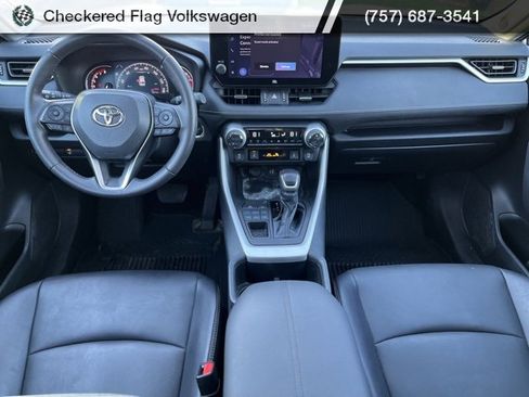 Used 2023 Toyota RAV4 XLE Premium image 31