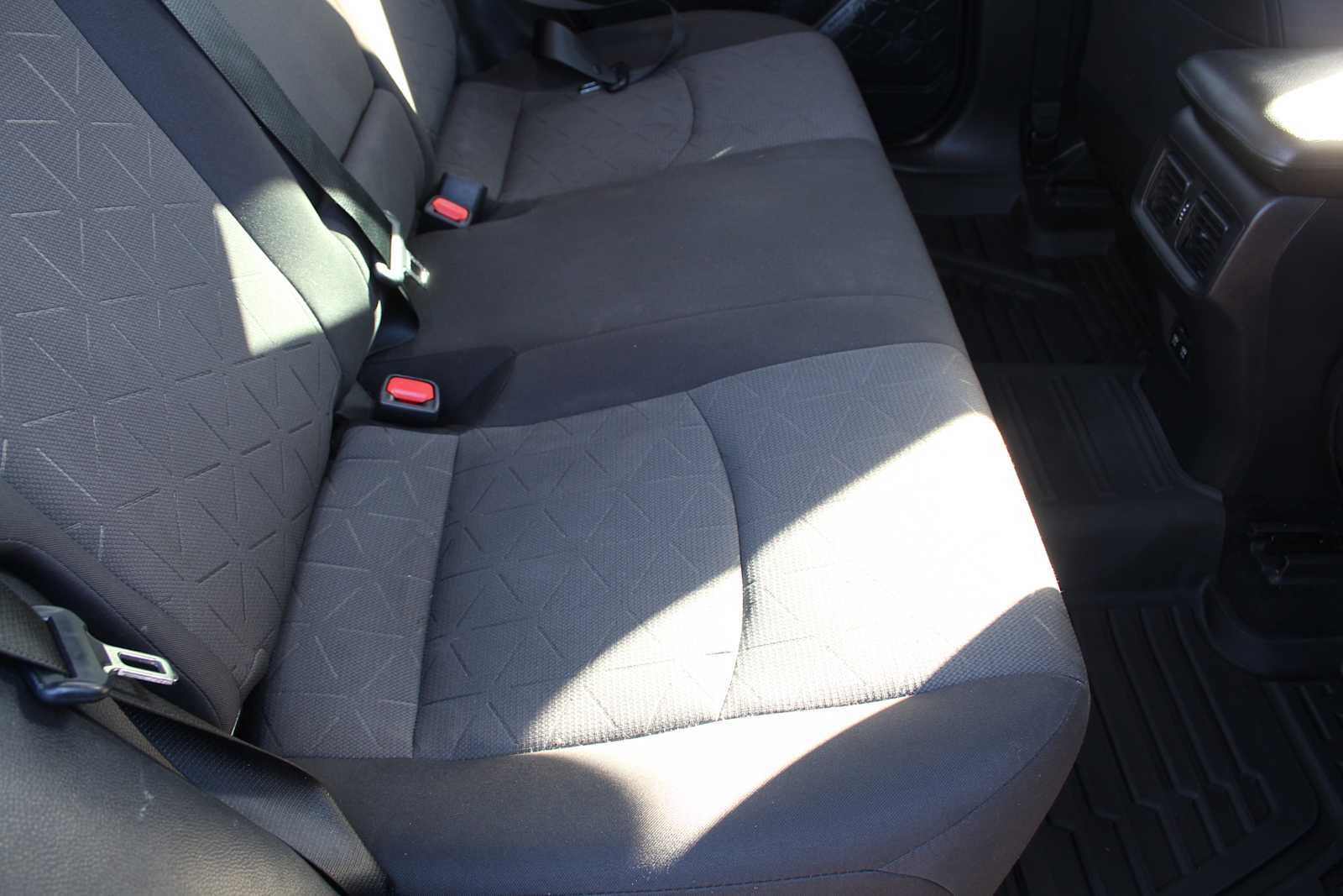 Used 2020 Toyota RAV4 XLE FWD image 24