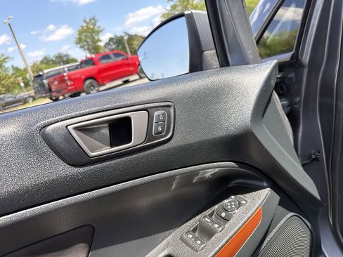 Used 2021 Ford EcoSport SE w/ SE Convenience Package image 11