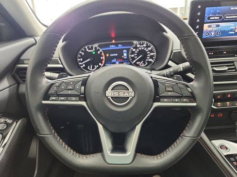 Used 2024 Nissan Altima 2.5 SR w/ SR Premium Package image 11