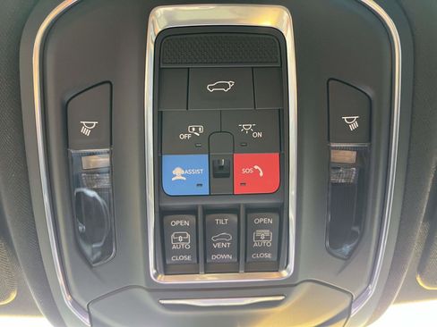 New 2025 Jeep Grand Cherokee Limited w/ Trailer Tow Package image 16