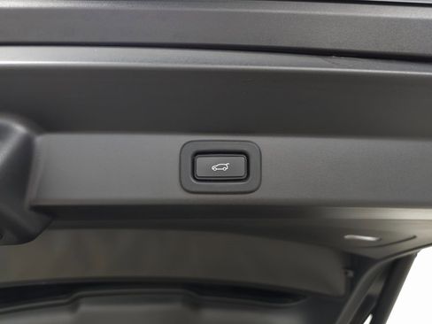 Used 2023 Land Rover Range Rover Sport SE image 6