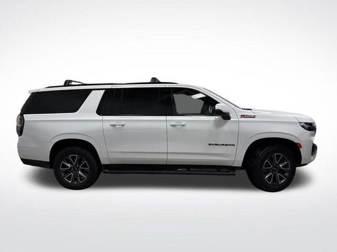 Used 2023 Chevrolet Suburban Z71 w/ Luxury Package image 2