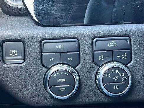 Used 2025 GMC Sierra 1500 Elevation w/ Preferred Package image 23