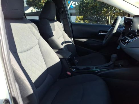 Used 2020 Toyota Corolla LE image 11