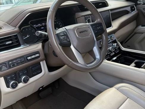 Used 2021 GMC Yukon Denali w/ Denali Ultimate Package AWD/4WD image 11