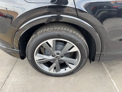 Used 2022 Audi Q4 e-tron Premium Plus w/ Premium Plus image 15