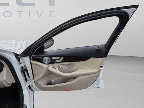 Used 2021 Mercedes-Benz C 300 Sedan image 25