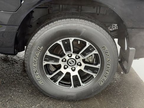 Used 2021 Nissan Titan SV w/ SV Convenience Package AWD/4WD image 34