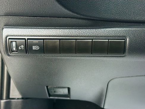 Used 2024 Toyota Corolla LE FWD image 32