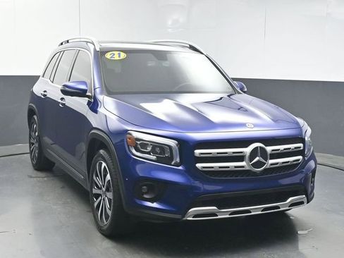 Used 2021 Mercedes-Benz GLB 250 w/ Premium Package image 2