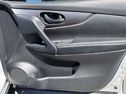 Used 2021 Nissan Rogue Sport S image 22