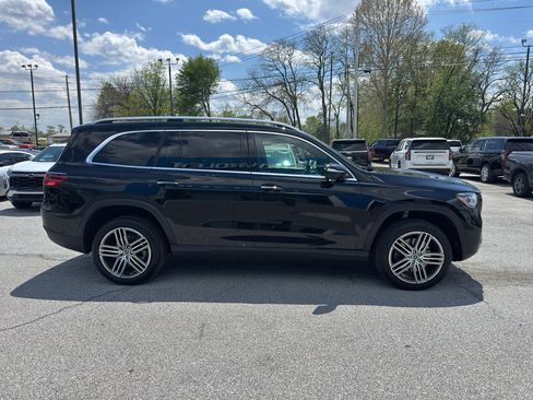 Used 2025 Mercedes-Benz GLS 450 4MATIC image 4