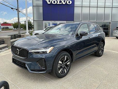 New 2026 Volvo XC60 T8 Plus w/ Climate Package AWD/4WD image 3
