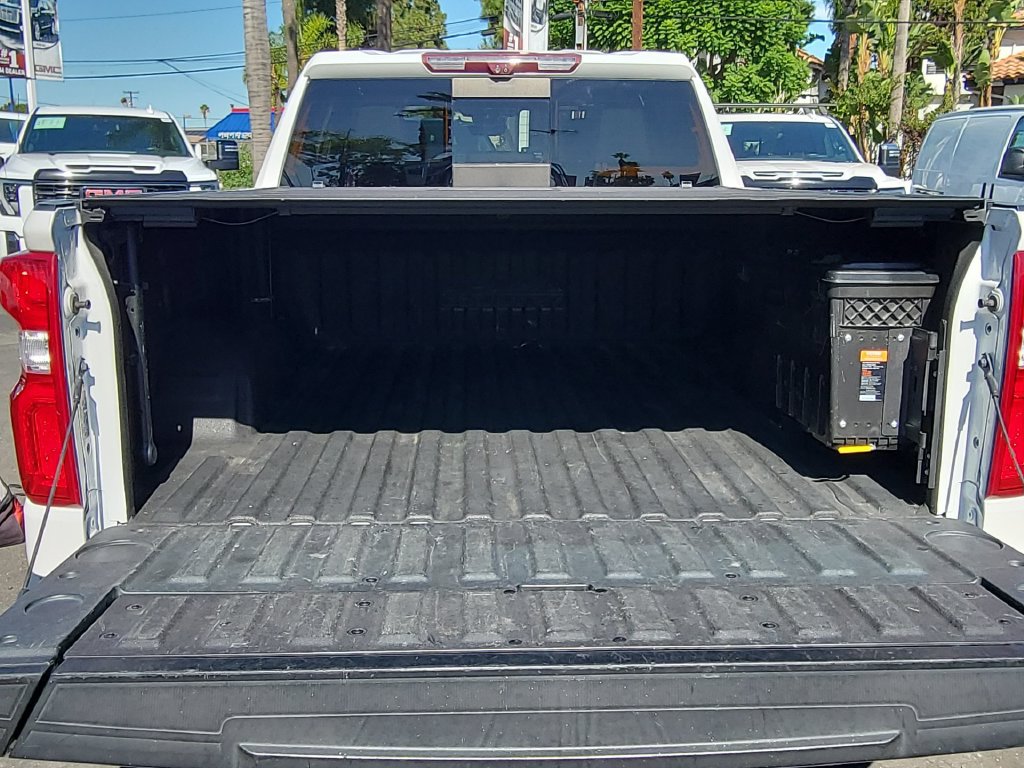 Certified 2022 Chevrolet Silverado 1500 High Country w/ Technology Package AWD/4WD image 26
