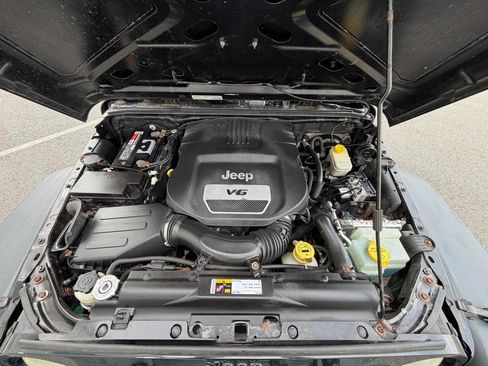 Used 2014 Jeep Wrangler Sport AWD/4WD image 10