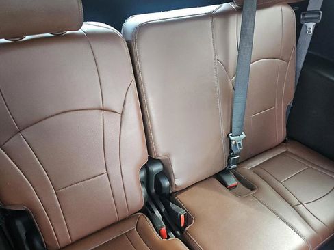 Used 2018 Buick Enclave Avenir w/ Avenir Technology Package FWD image 15