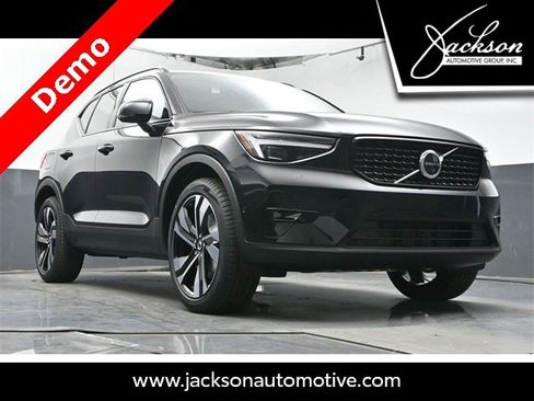New 2025 Volvo XC40 B5 Ultra image 30