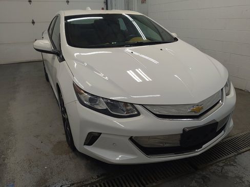 Used 2017 Chevrolet Volt Premier w/ Driver Confidence II Package FWD image 13