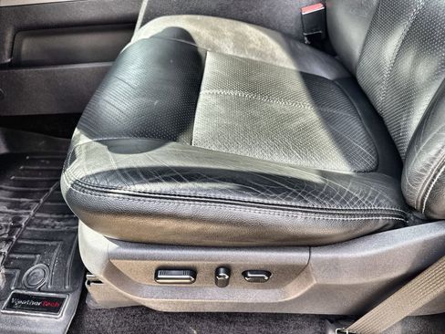 Used 2016 Ford F250 Lariat w/ Lariat Interior Package image 25