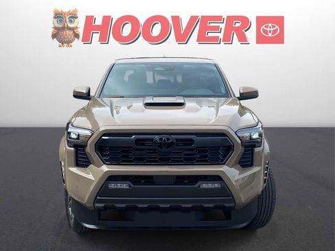 Used 2026 Toyota Tacoma TRD Sport w/ TRD Sport Upgrade Package image 8