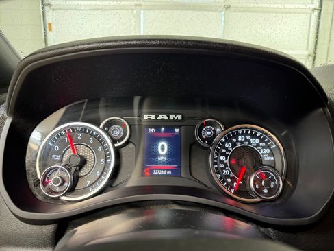 Used 2024 RAM 2500 Tradesman w/ Chrome Appearance Group image 29