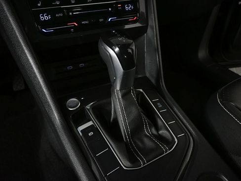Used 2023 Volkswagen Tiguan SE image 15