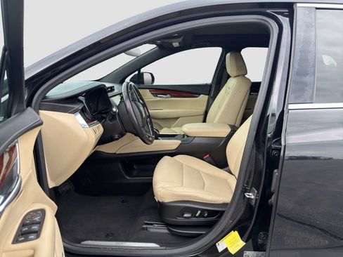 Used 2019 Cadillac XT5 Luxury FWD image 9