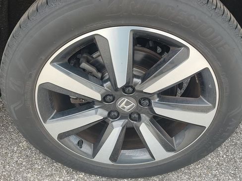 Used 2025 Honda Pilot Touring image 32