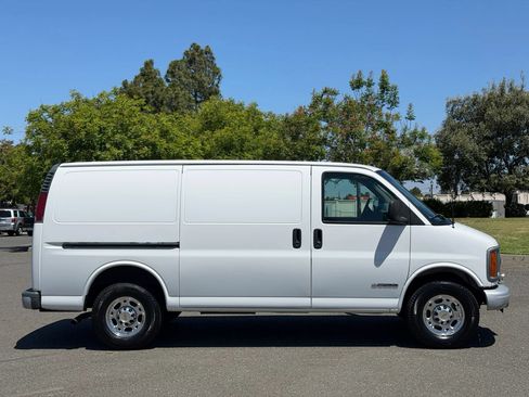 Used 2001 Chevrolet Express 3500 RWD image 14