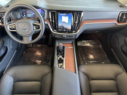 Certified 2025 Volvo V60 B5 Cross Country Plus image 12