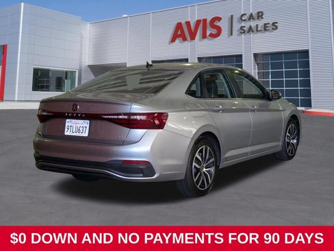 Used 2025 Volkswagen Jetta SE FWD image 6