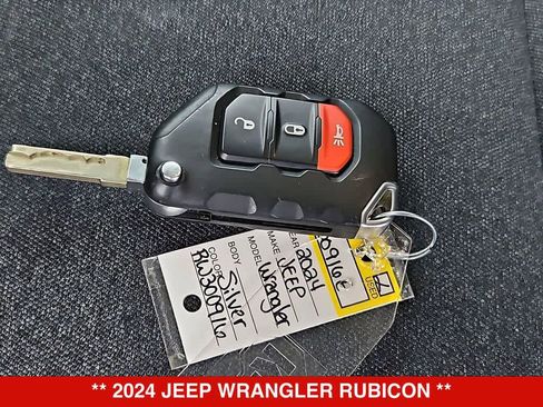 Used 2024 Jeep Wrangler Unlimited Rubicon AWD/4WD image 34
