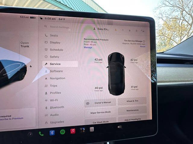 Used 2018 Tesla Model 3 Mid Range RWD image 16
