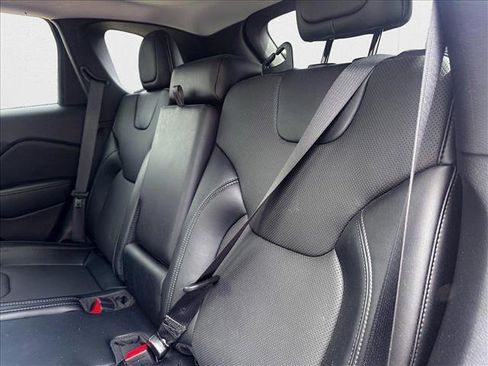 Used 2022 Jeep Cherokee Limited image 23