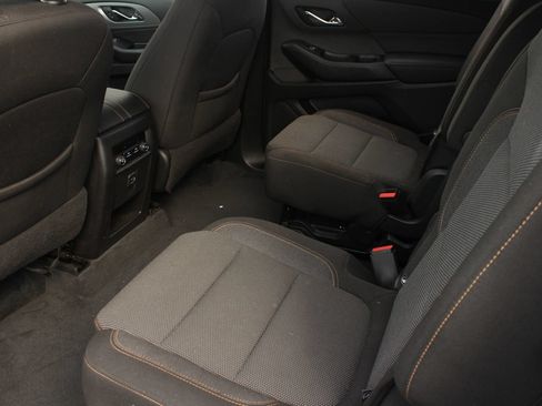 Used 2021 Chevrolet Traverse LT FWD image 19