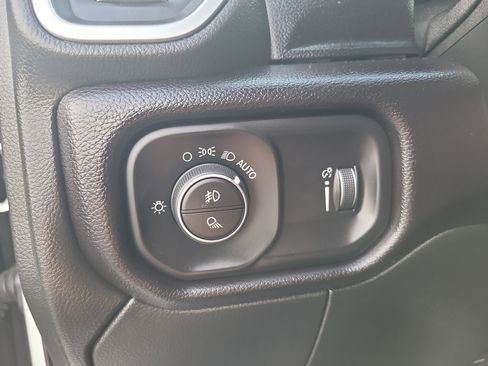 Used 2024 RAM 2500 Big Horn image 31