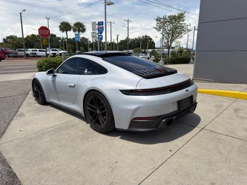 Used 2025 Porsche 911 Carrera RWD image 3