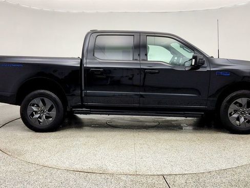 Used 2025 Ford F150 Lightning Lariat image 4