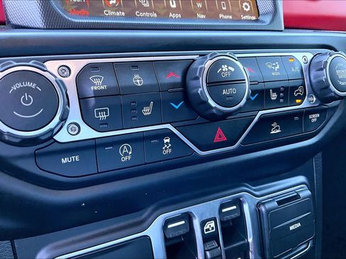 Used 2022 Jeep Gladiator Rubicon w/ LED Lighting Group AWD/4WD image 31
