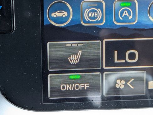 Used 2025 Subaru Outback Premium AWD/4WD image 32