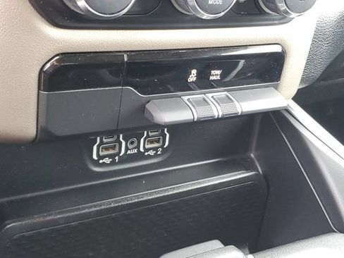Used 2020 RAM 1500 Laramie RWD image 28